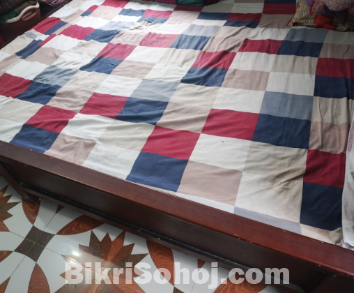 একটি বোর্ডের খাট বিক্রয় করা হইবে।